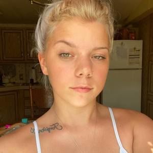 Meet your Posher, Chloe